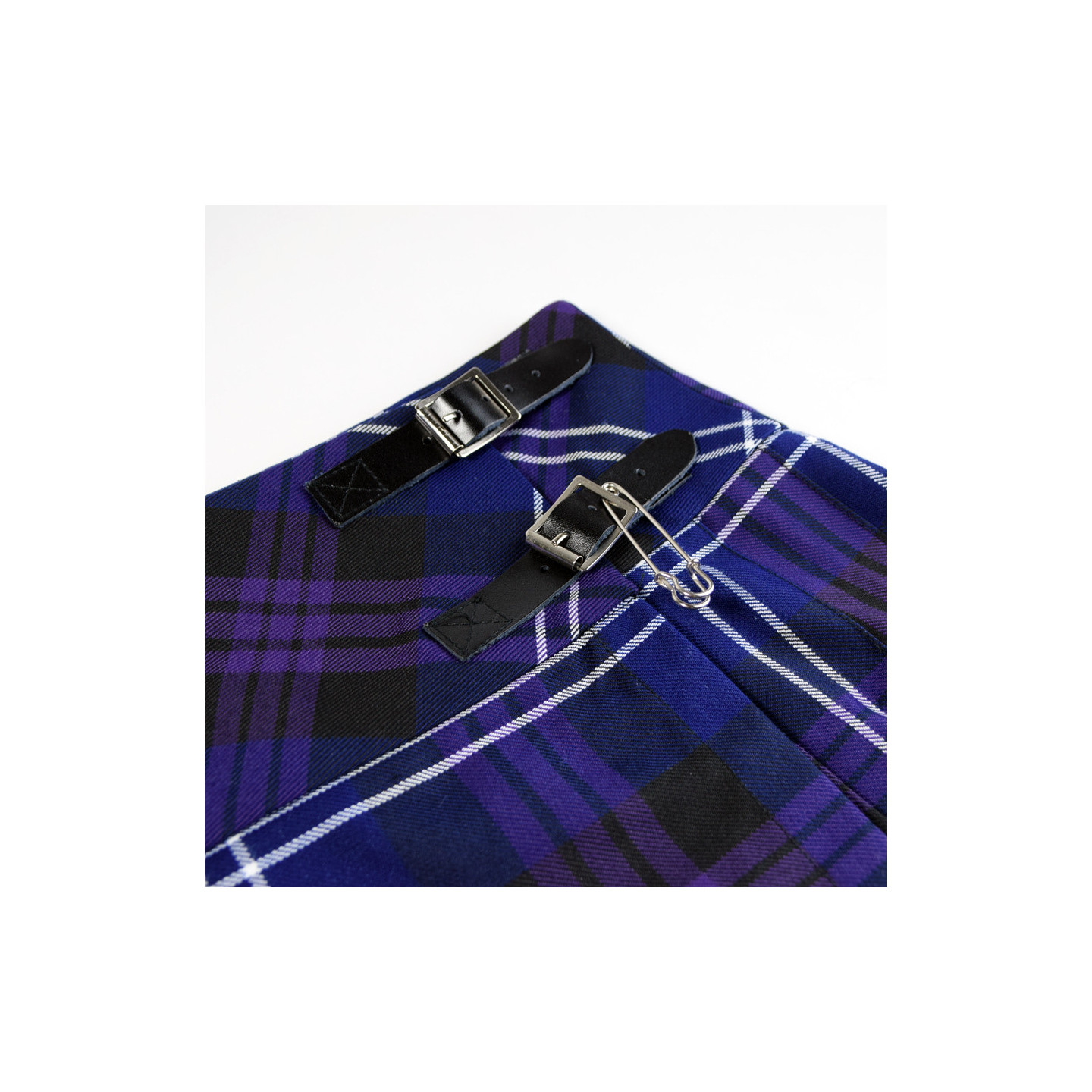 Kilt Avec 2 Ceintures en Cuir et Une Epingle