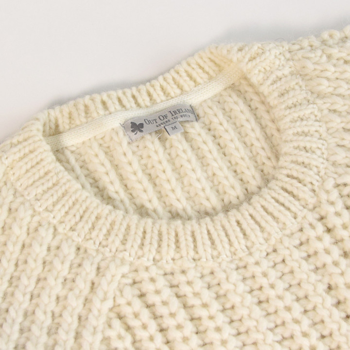 Pull femme col rond ecru out of ireland