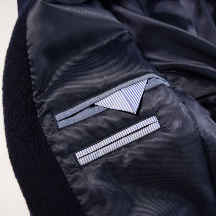 Manteau laine bouclee marine out of ireland