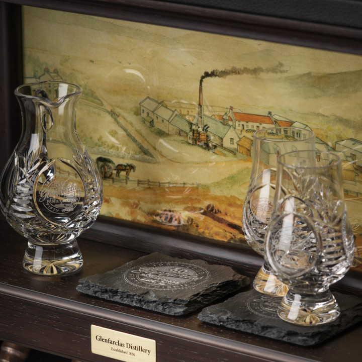 Glenfarclas Cask Trunk 50x20cl 50.6° Millésimes de 1954 à 2003