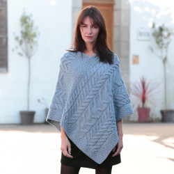 Poncho Torsades Gris Bleuté Aran Woollen Mills Poncho Torsades Gris Bleuté Aran Woollen Mills