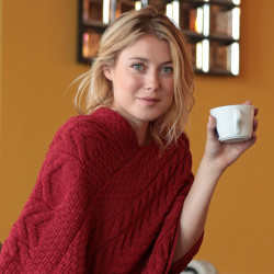 Poncho Torsades Rouge Aran Woollen Mills Poncho Torsades Rouge Aran Woollen Mills