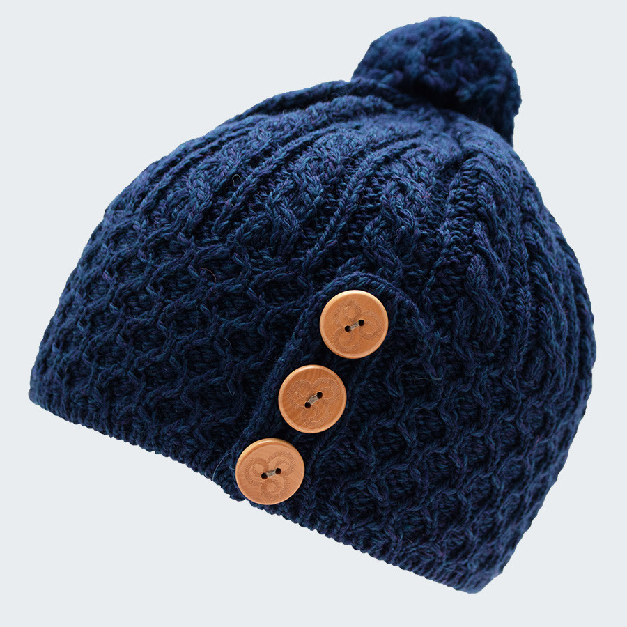 https://www.comptoir-irlandais.com/21909/bonnet-3-boutons-bleu-nuit-aran-woollen-mills.jpg