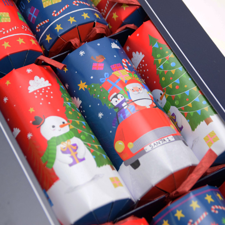 Tom Smith Fun Family Party Crackers x12