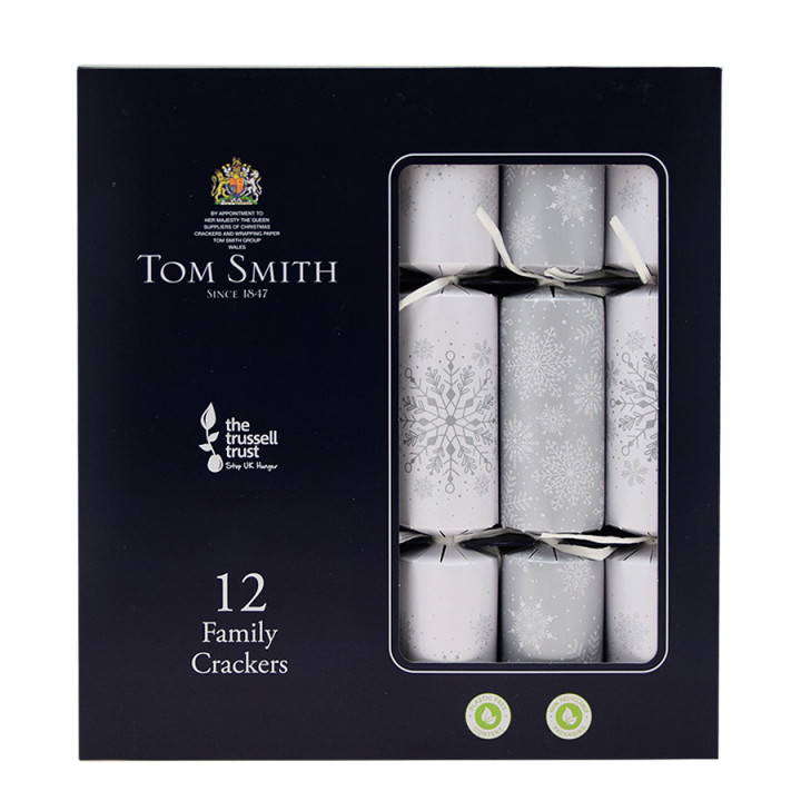 Party Crackers Family Silver and White x12 Tom Smith