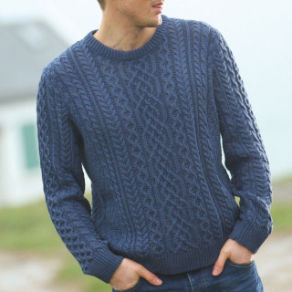 Pull Torsades Aran Indigo Out of Ireland