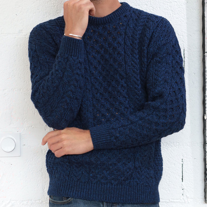 Packshot pull Aran Col Rond Bleu Aran Woollen Mills