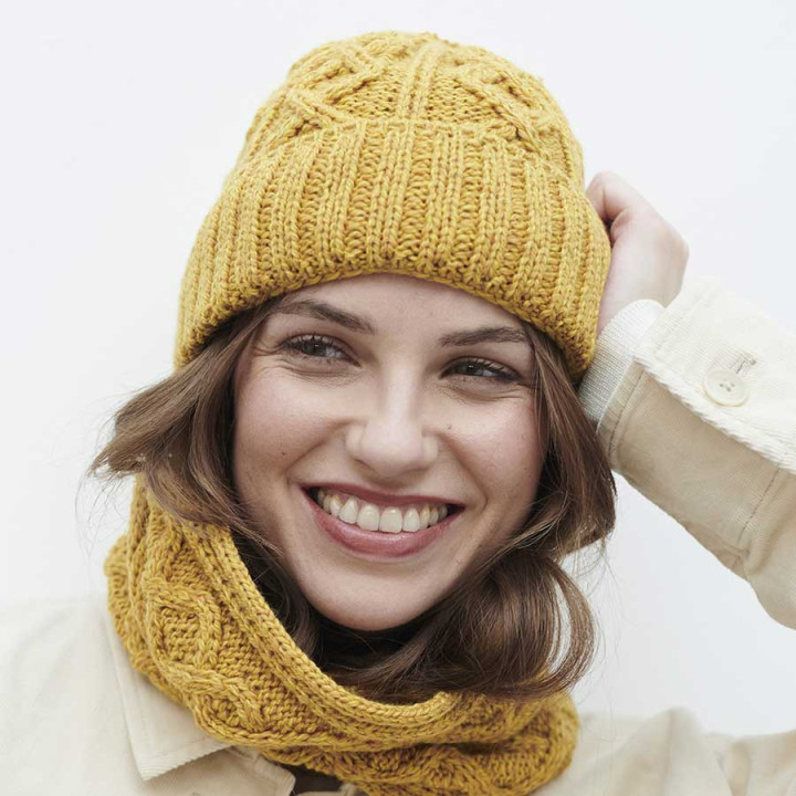 Bonnet Diamond Moutarde Aran Woollen Mills