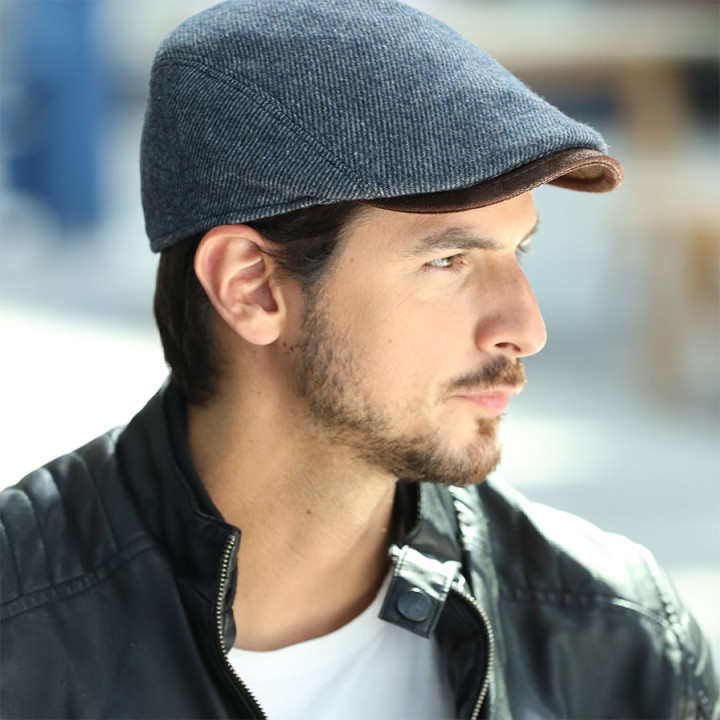 Casquette unie bleu jean ave visière marron