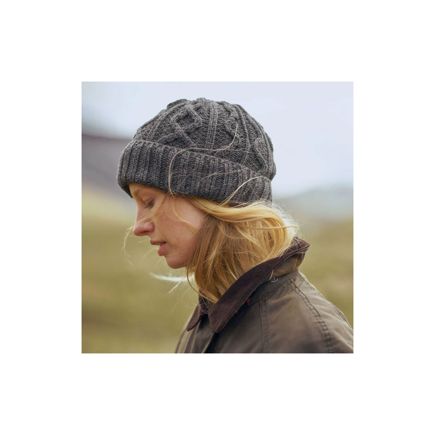 Bonnet Diamond Gris Aran Woollen Mills