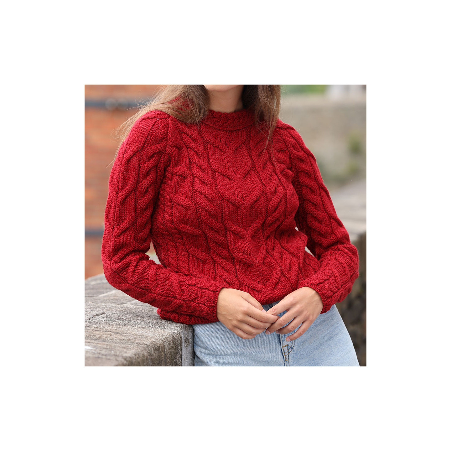 Pull Supersoft Col Rond Torsadé Rouge Aran Woollen Mills