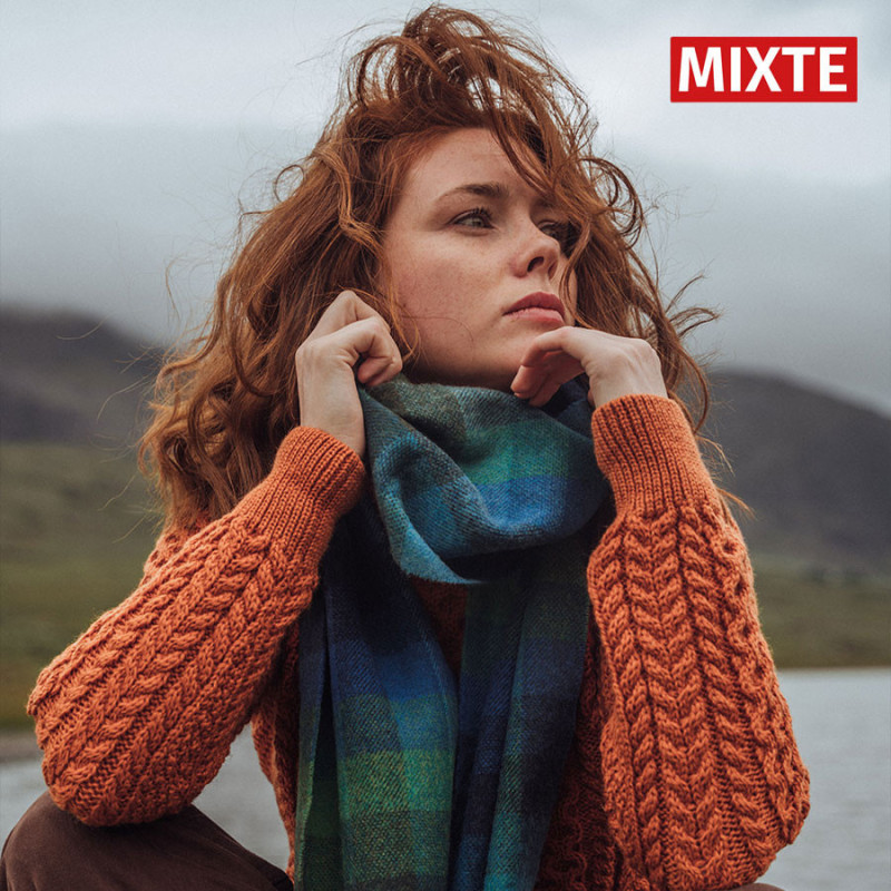 Hanly John Hanly Long Lambswool Scarf - Our Clothing Collection - Le Comptoir ...