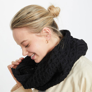 Aran Woollen Mills Black Honeycomb Snood