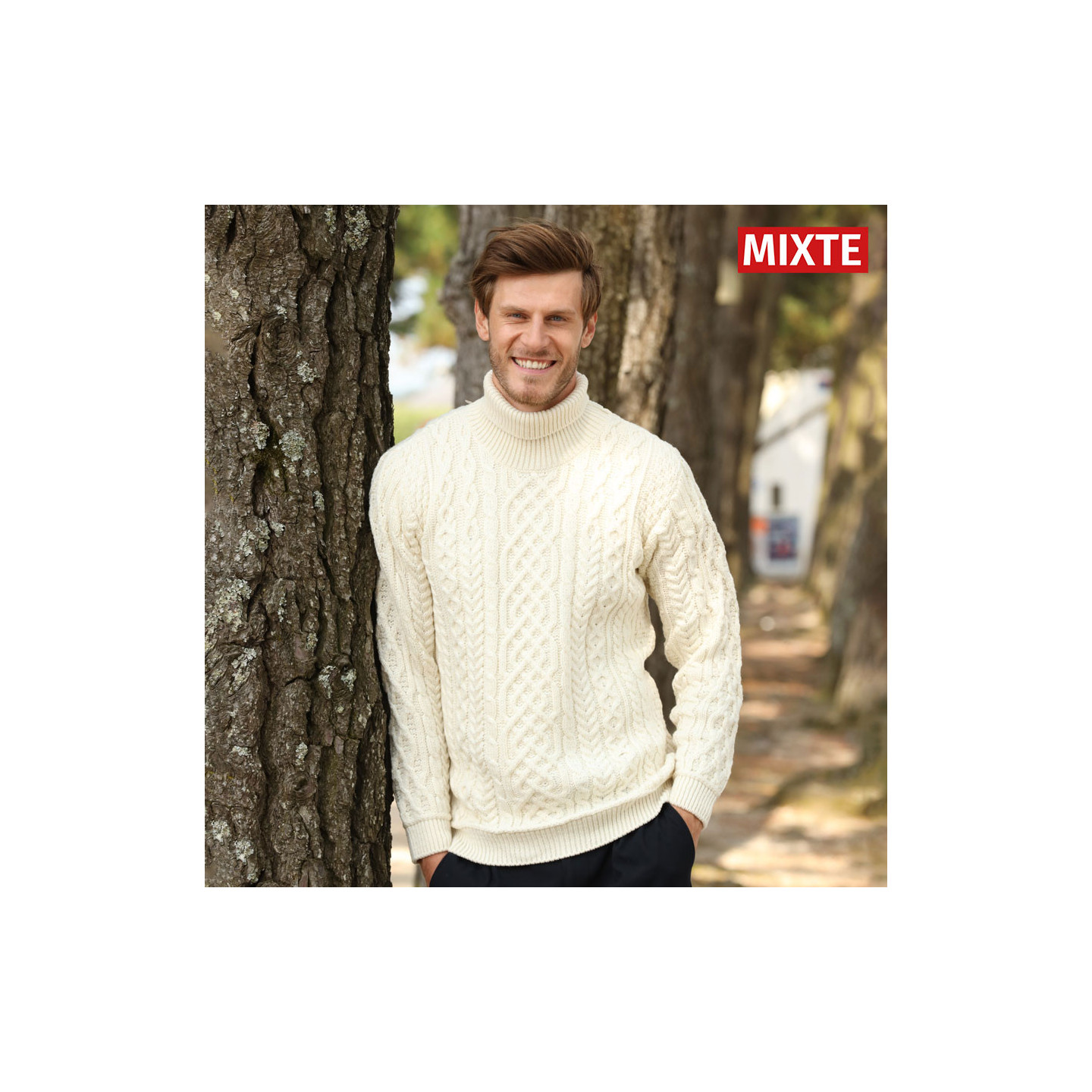 Aran Woolen Mills Ecru Turtleneck Sweater - Le Comptoir Irlandais