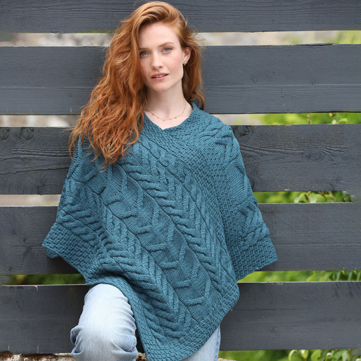 Poncho Supersoft Torsades Blue Aran Woollen Mills