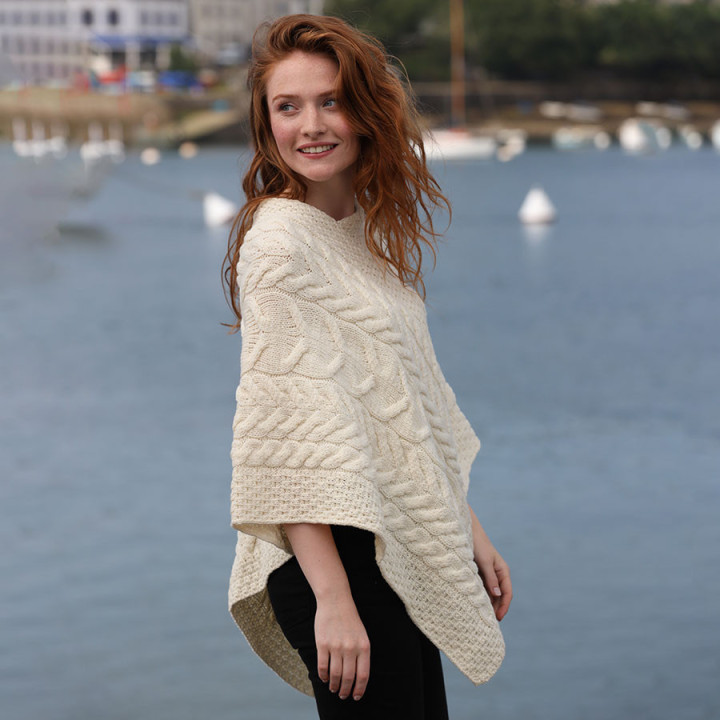 Poncho Torsades Ecru Aran Woollen Mills
