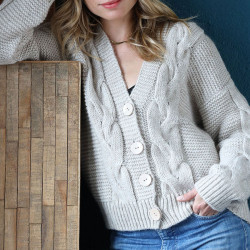 Cardigan Vic Beige Out Of Ireland