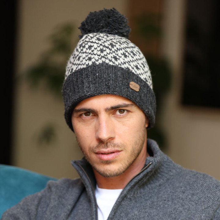 Kusan Fleur de Lys Pompom Hat