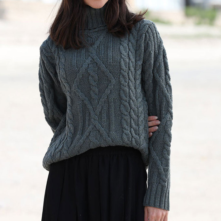 Inis Crafts Green Merino Turtleneck Sweater