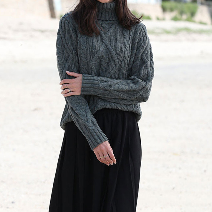 Inis Crafts Green Merino Turtleneck Sweater