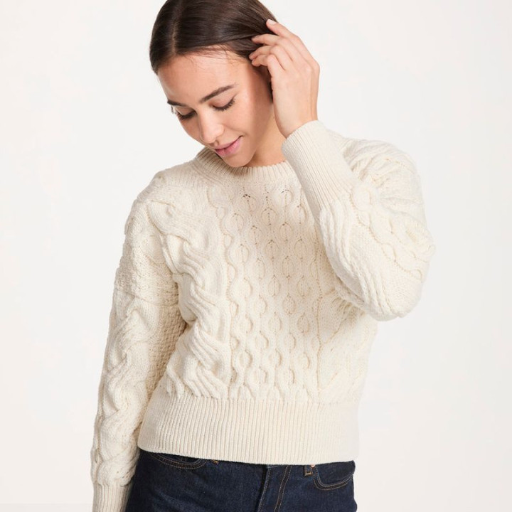 Pull Crop Cable Écru Aran Woollen Mills