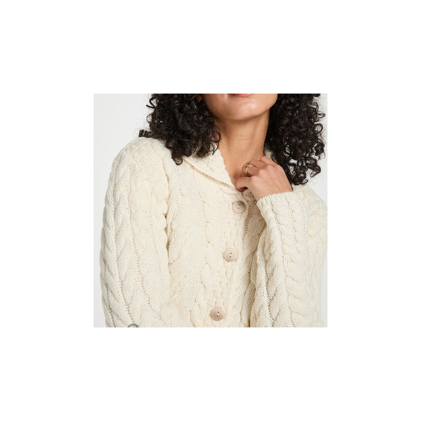 Aran Woollen Mills Ecru Cabled Button-Up Cardigan - Le Comptoir