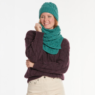 Bonnet Diamond Bleu Sarcelle Aran Woollen Mills