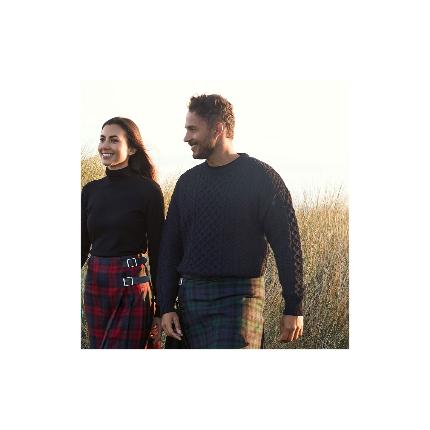 Pull Ennis Col Rond Marine Aran Woollen Mills