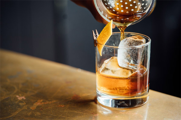 12 Cocktails Incontournables à Base de Whisky - Whiskies et spiritueux - Le  Comptoir Irlandais