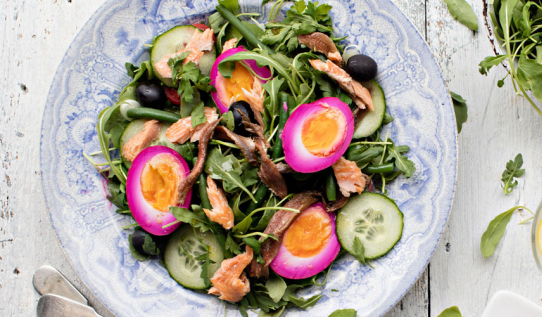 Spring salad with marinated eggs