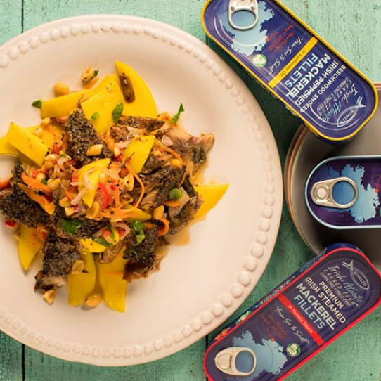 Smoked mackerel in a spicy mango salad recipe