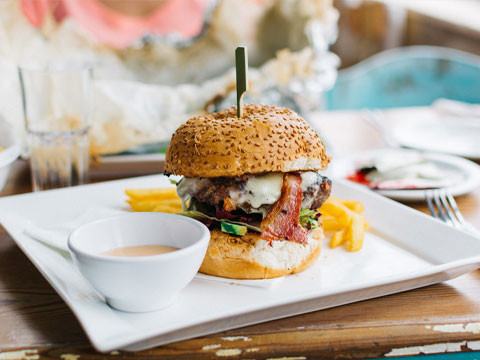 Recette du Burger au Cheddar Irlandais et Sauce Ballymaloe Stout